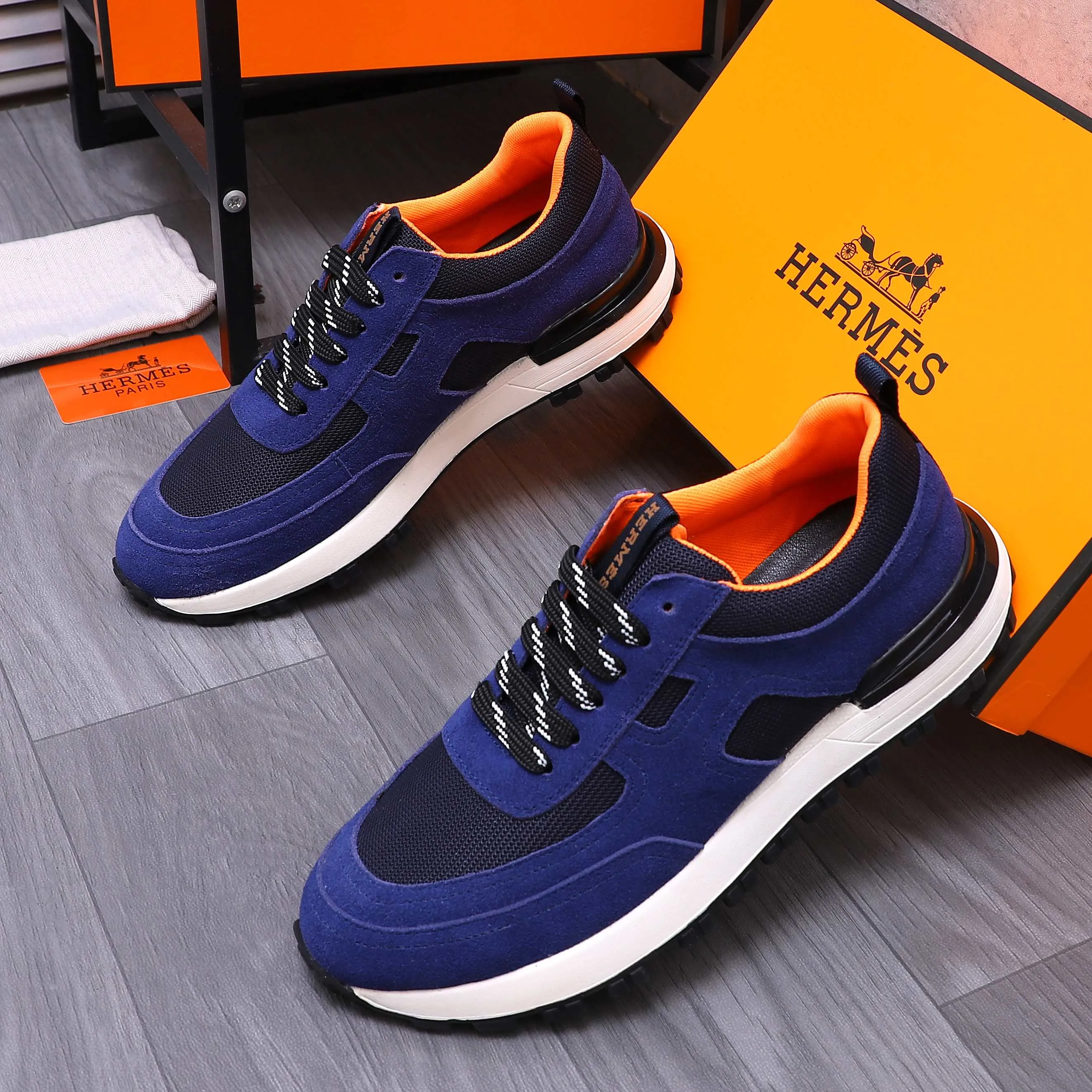 Men's shoes 💰420 Product trademark: HERMES "Hermes" casual shoes Regular size: 38-44 Product materials: Selected frosted cowhide stitching mesh upper Breathable mesh lining Cowhide insole Rubber outsole